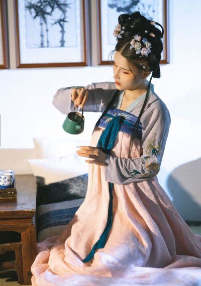 色惰日本人哺乳奶水视频网站_HD完整在线观看