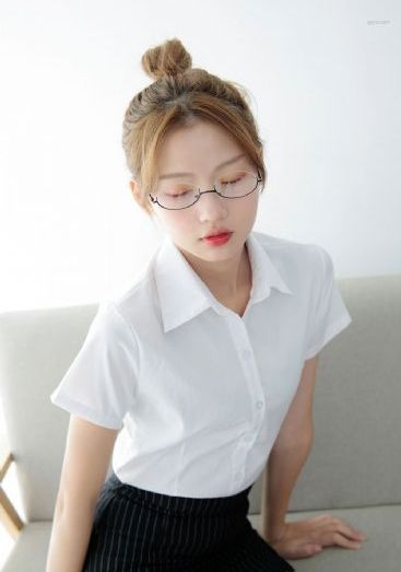 金瓶第1回双乳被吸_高清手机在线看